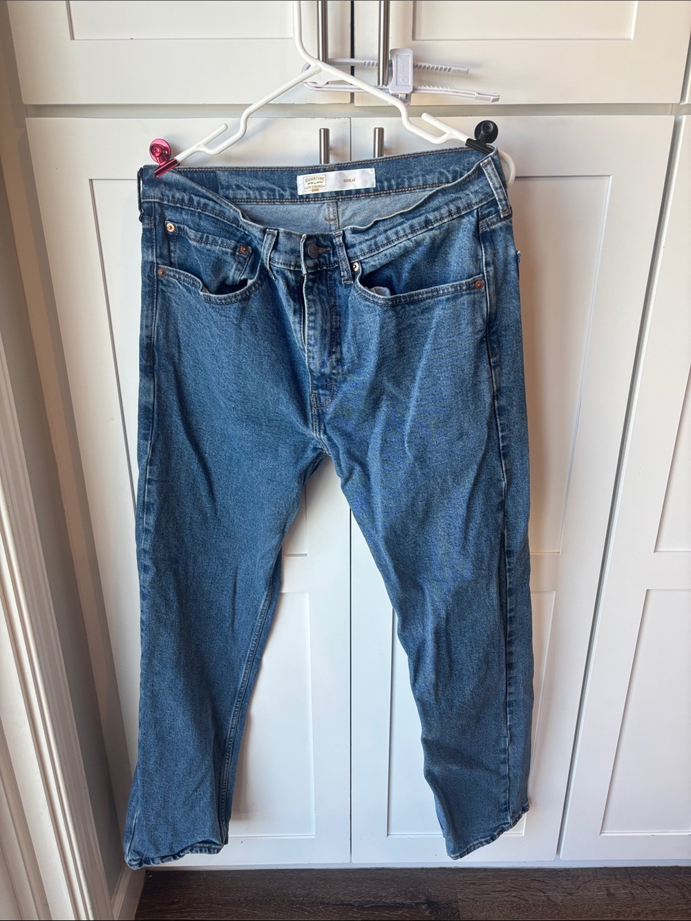 Levi's Relaxed Fit Jeans in Medium Blue Denim (34x32)